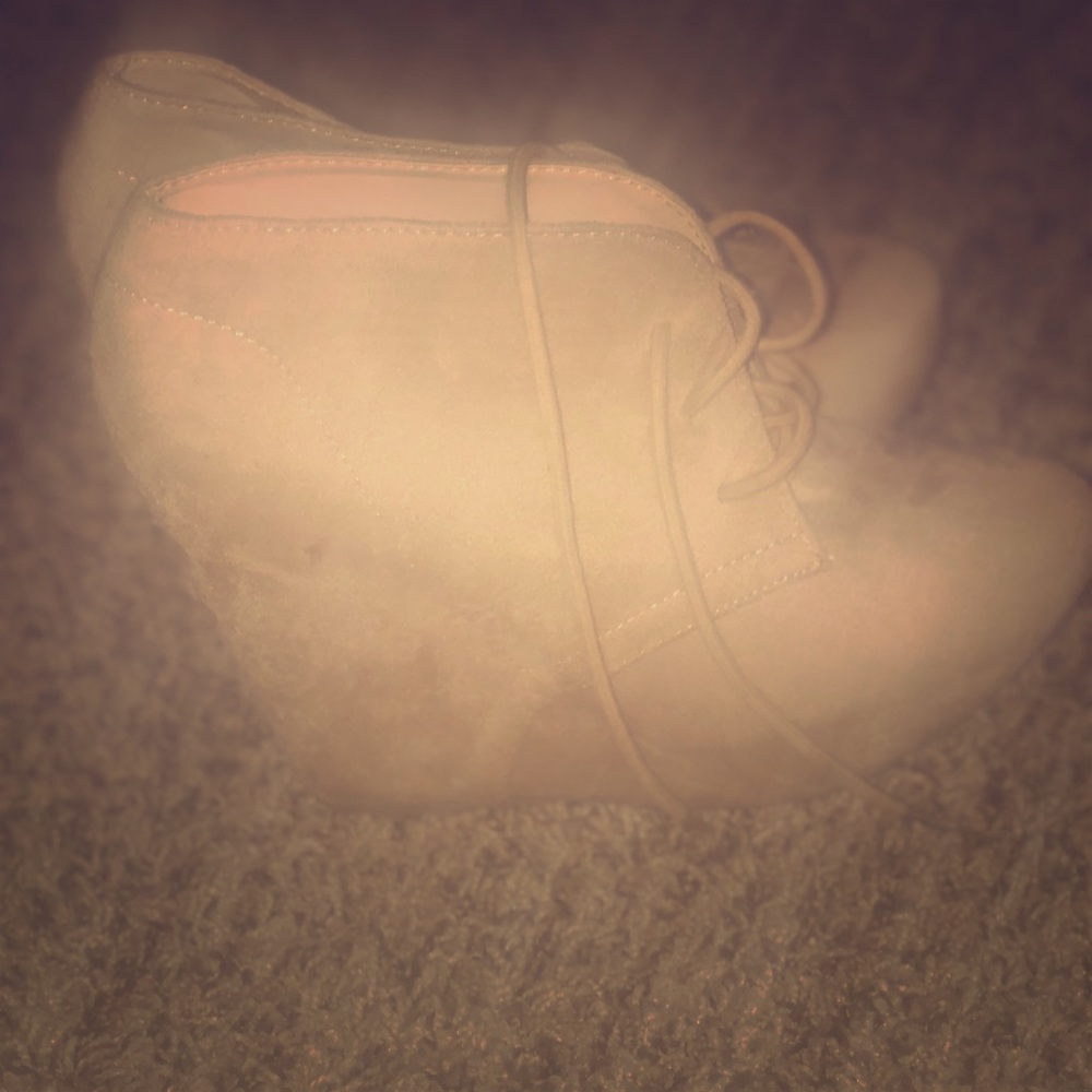 Size 8/9 wedges